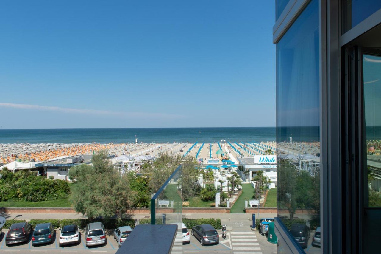 Hotel Commodore Cervia Exterior photo