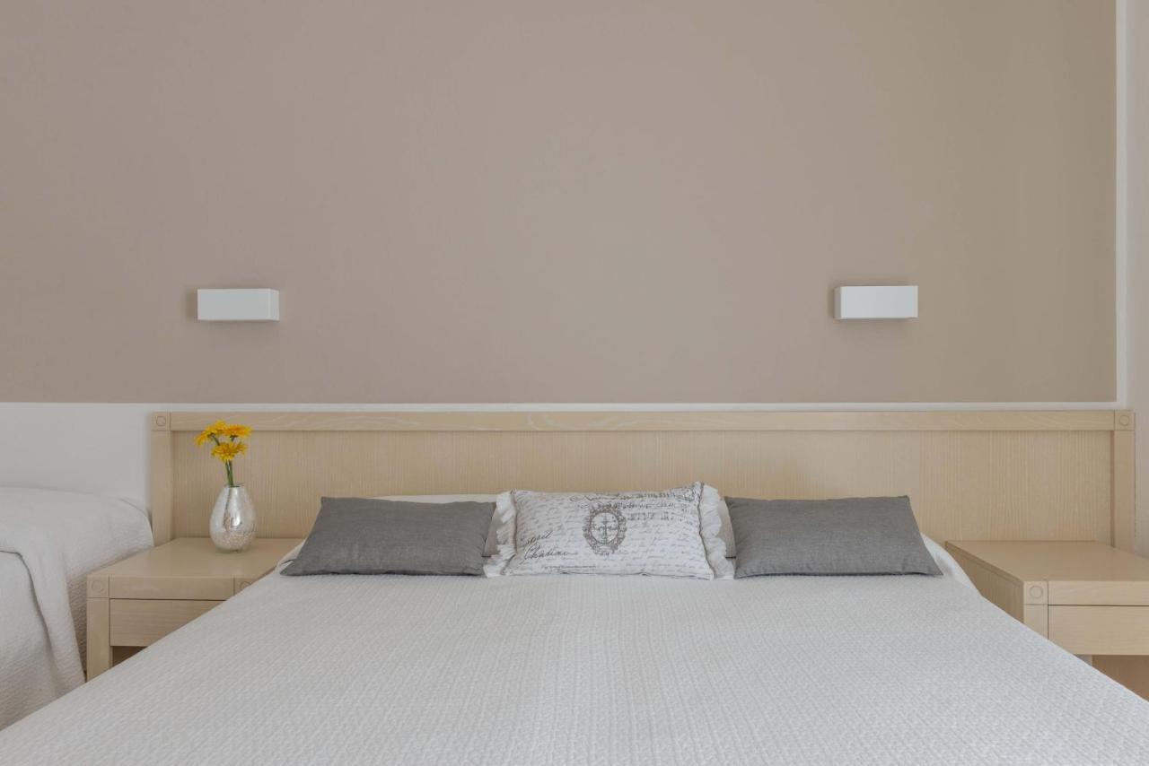 Hotel Commodore Cervia Exterior photo