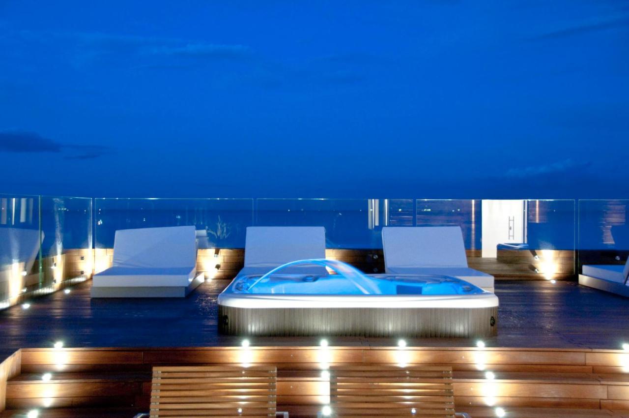 Hotel Commodore Cervia Exterior photo
