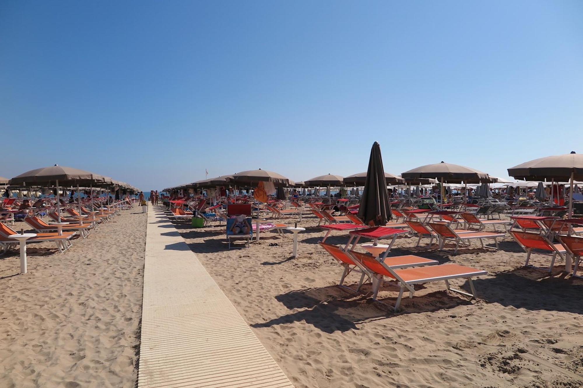 Hotel Commodore Cervia Exterior photo