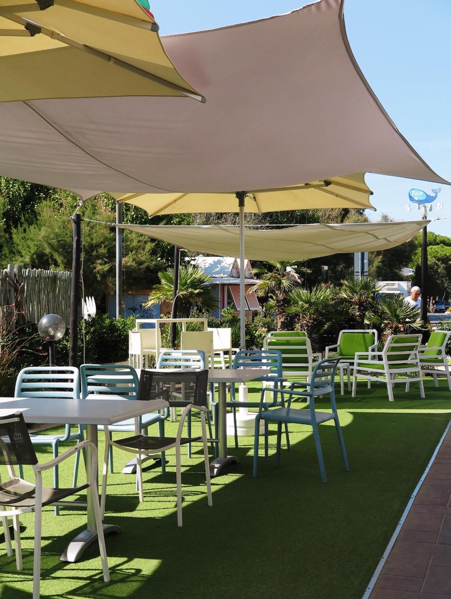 Hotel Commodore Cervia Exterior photo