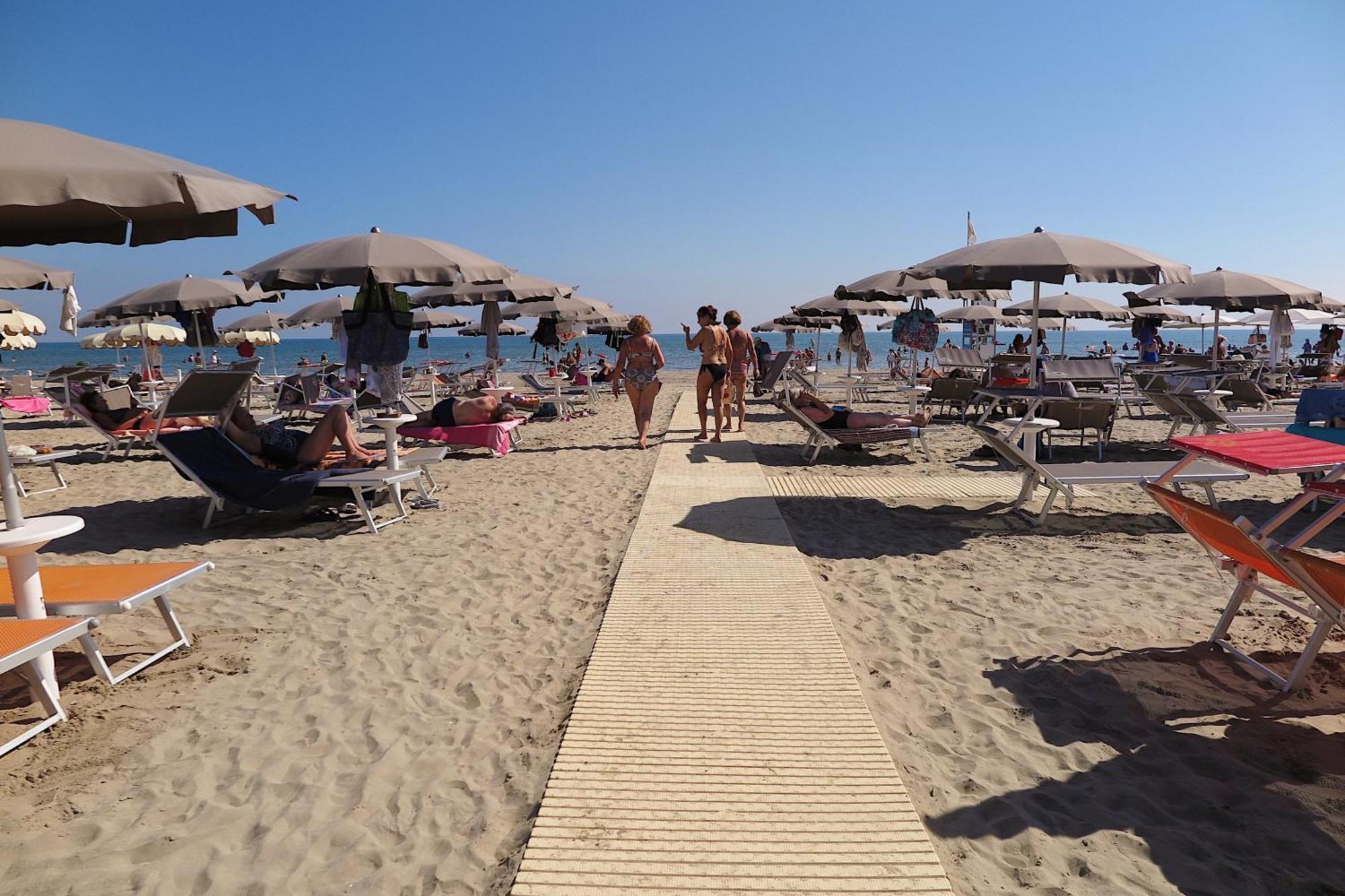 Hotel Commodore Cervia Exterior photo