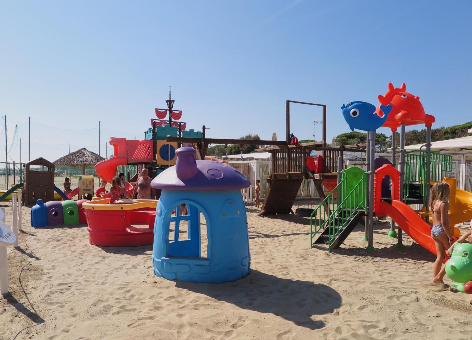 Hotel Commodore Cervia Exterior photo